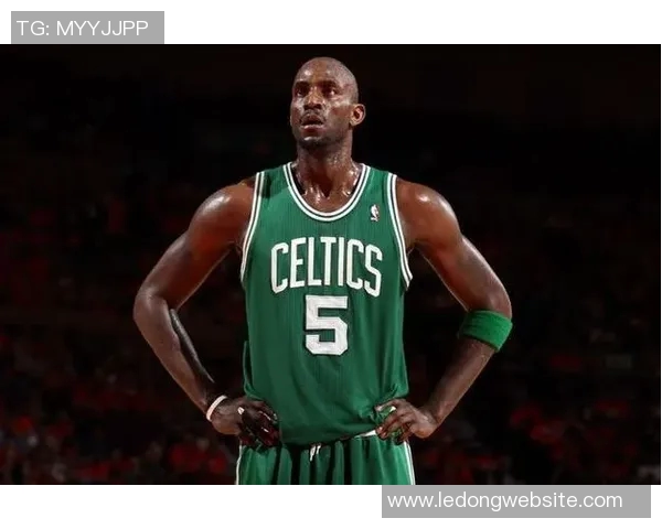 兰德尔创造历史达成三双成队史最快打破凯文加内特纪录