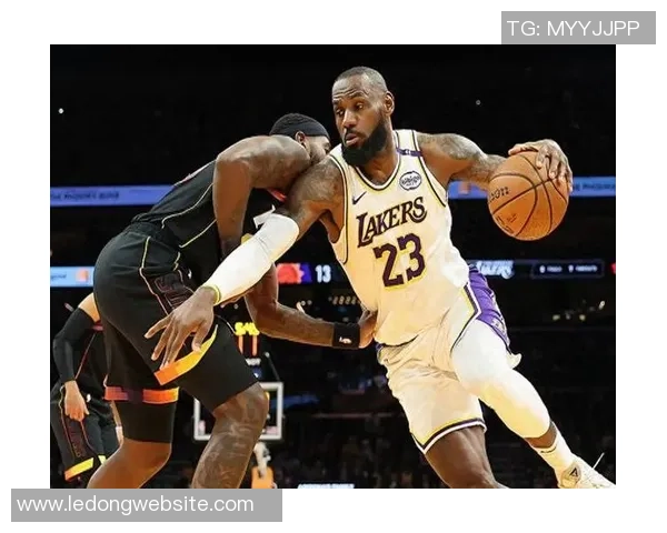 老詹能否逆袭里夫斯湖人或迎来白人三少时代的挑战